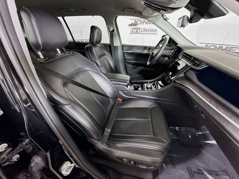 Used 2023 Jeep Grand Cherokee L Limited w/ Luxury Tech Group II image 33