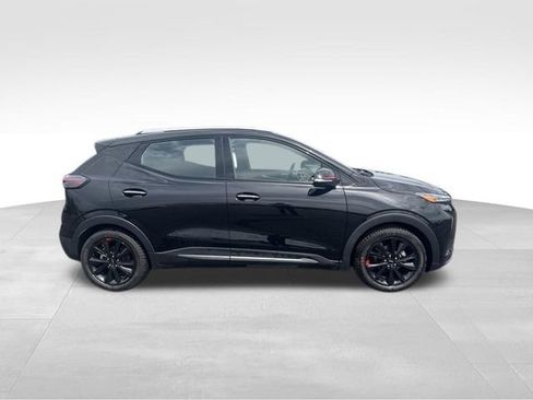 Used 2023 Chevrolet Bolt EUV Premier w/ Redline Edition FWD image 4
