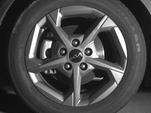 Used 2025 Kia K4 FWD image 12