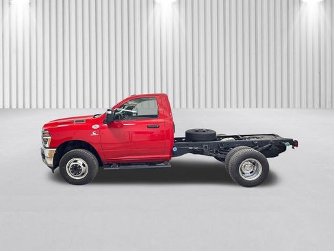 New 2026 RAM 3500 Tradesman w/ Chrome Appearance Group A AWD/4WD image 8