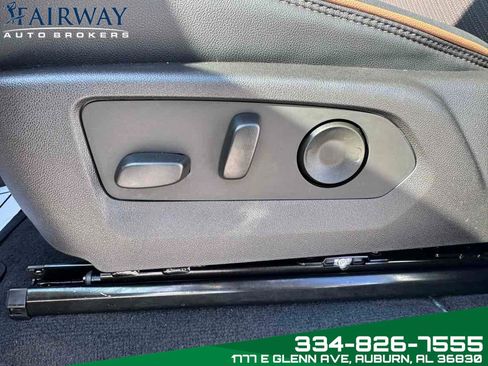 Used 2025 GMC Canyon AT4 w/ AT4 Premium Package AWD/4WD image 15