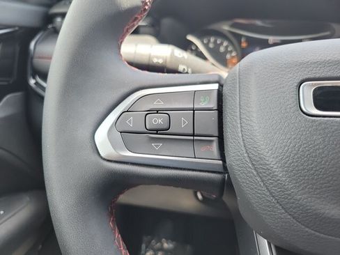 Used 2024 Jeep Compass Trailhawk AWD/4WD image 23