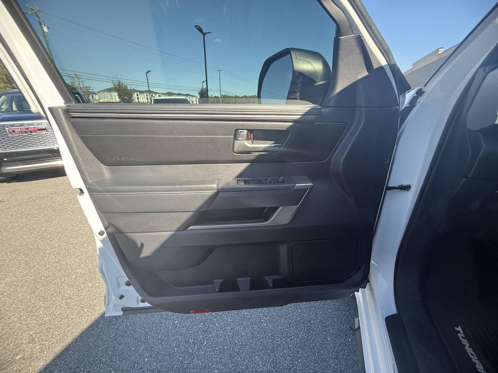 Used 2022 Toyota Tundra SR5 AWD/4WD image 18