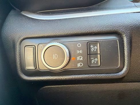 Used 2021 Ford Explorer XLT w/ Equipment Group 202A AWD/4WD image 30