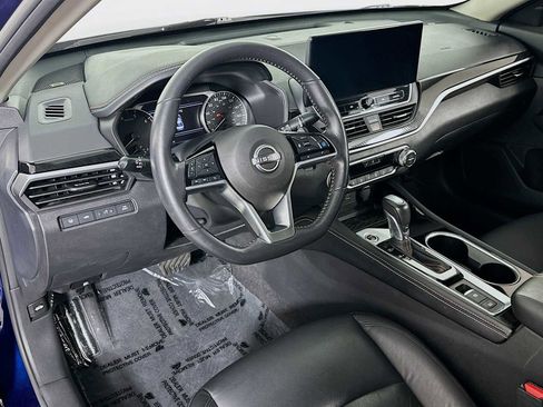 Used 2023 Nissan Altima 2.0 SR FWD image 9