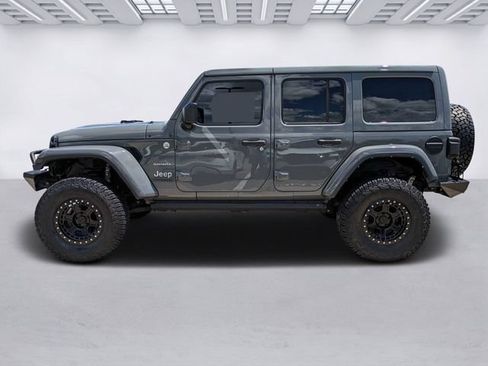 Used 2022 Jeep Wrangler Unlimited Sahara AWD/4WD image 7