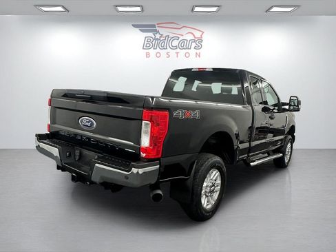 Used 2017 Ford F250 XLT w/ XLT Value Package AWD/4WD image 4