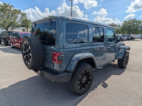 Used 2025 Jeep Wrangler Unlimited Sahara w/ Safety Group AWD/4WD image 6