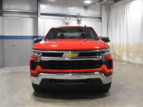 Used 2025 Chevrolet Silverado 1500 LT AWD/4WD image 27