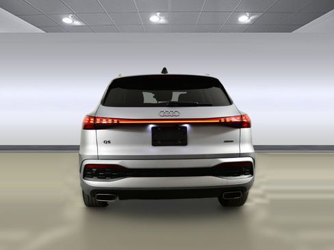 Used 2025 Audi Q5 Premium w/ Convenience Package AWD/4WD image 8