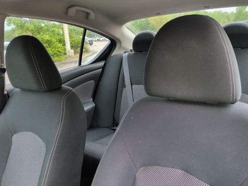 Used 2016 Nissan Versa SV FWD image 8
