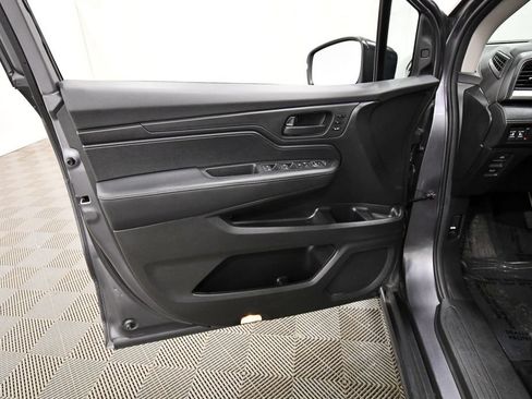 Certified 2025 Honda Odyssey EX-L image 13