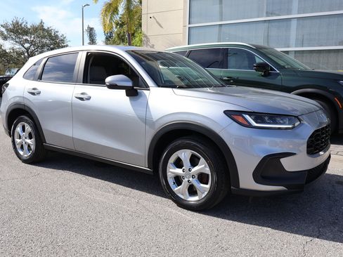 Used 2023 Honda HR-V LX image 11