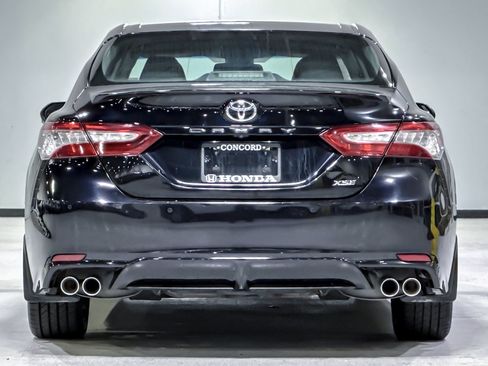 Used 2018 Toyota Camry XSE FWD image 10