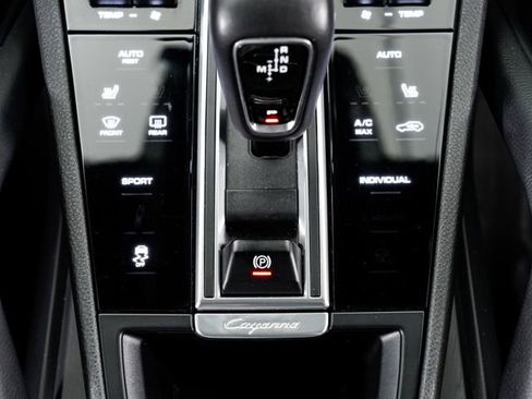 Certified 2019 Porsche Cayenne AWD/4WD image 20