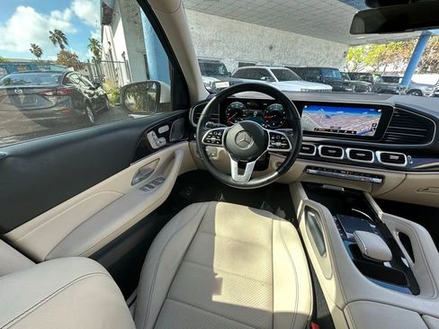 Used 2022 Mercedes-Benz GLE 350 4MATIC w/ Premium Package image 9