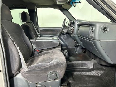 Used 2002 Chevrolet Silverado 2500 LS w/ Snow Plow Prep Pkg AWD/4WD image 24