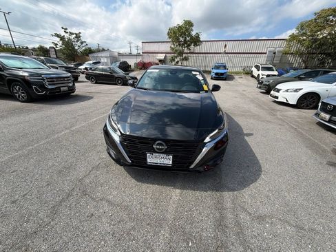 Used 2024 Nissan Altima 2.5 SV w/ SV Premium Package AWD/4WD image 17