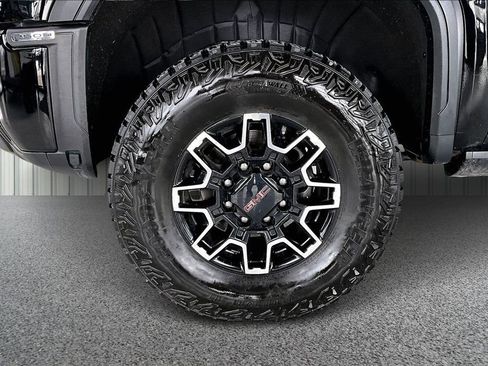 Used 2024 GMC Sierra 2500 AT4X image 37
