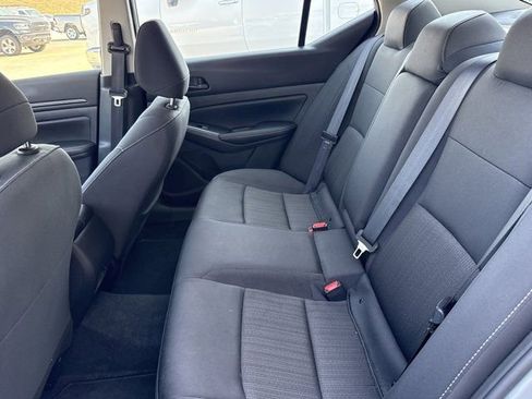 Used 2024 Nissan Altima 2.5 SV w/ SV Premium Package image 6