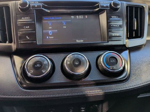 Used 2016 Toyota RAV4 LE image 28