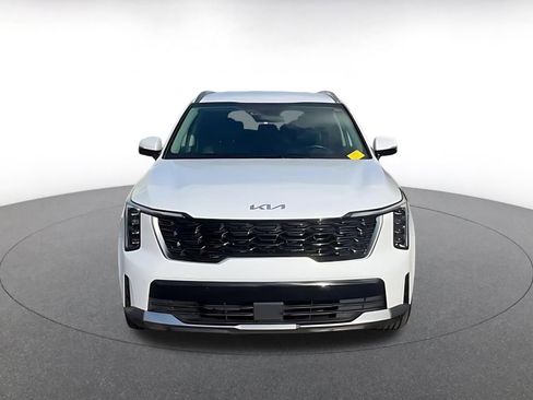 Used 2024 Kia Sorento S image 4