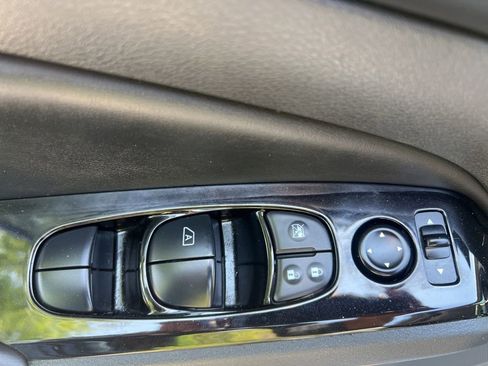 Used 2024 Nissan Altima 2.5 SR FWD image 18