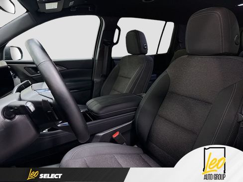 Used 2026 Chevrolet Traverse LT w/ LPO, Floor Liner Package FWD image 24
