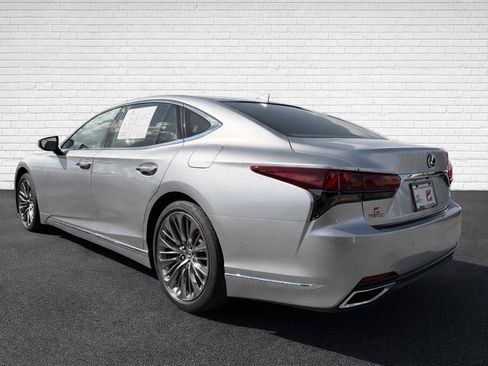 Used 2022 Lexus LS 500 w/ Accessory Package (Z2) image 6