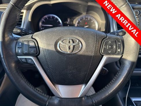 Used 2015 Toyota Highlander XLE image 20