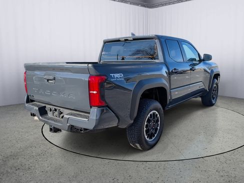 Used 2025 Toyota Tacoma TRD Off-Road image 3