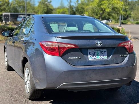 Used 2017 Toyota Corolla LE FWD image 3
