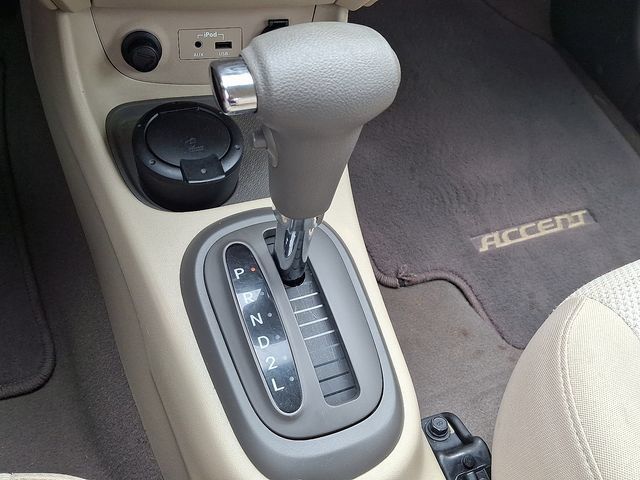 Used 2011 Hyundai Accent GLS FWD image 14