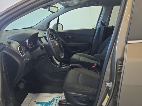 Used 2020 Chevrolet Trax LT AWD/4WD image 8
