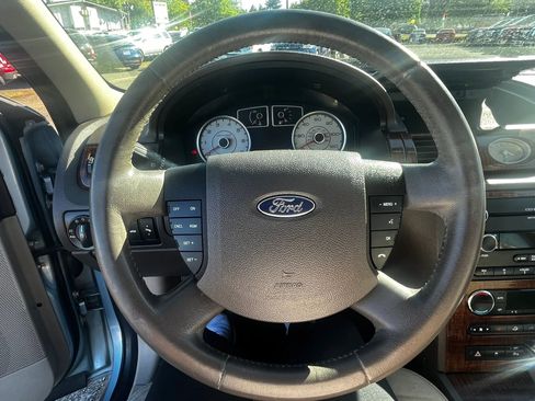 Used 2009 Ford Taurus Limited FWD image 18
