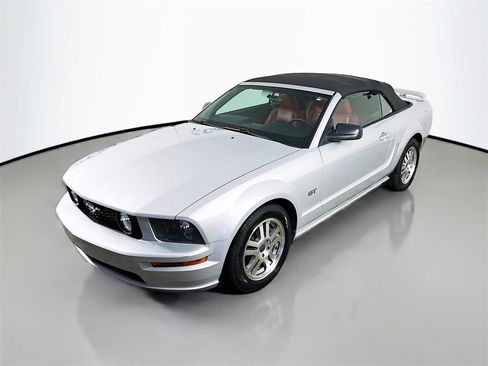 Used 2005 Ford Mustang GT Premium image 37