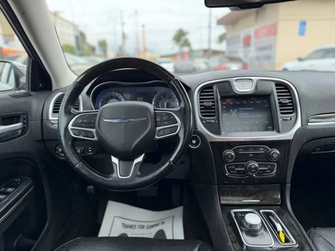 Used 2018 Chrysler 300 Limited RWD image 35
