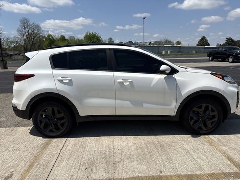 Used 2022 Kia Sportage Nightfall Edition image 3