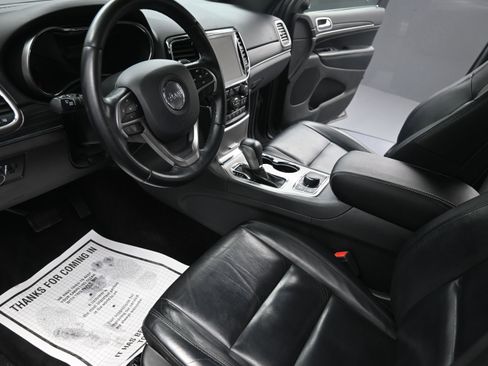 Used 2019 Jeep Grand Cherokee Limited AWD/4WD image 19