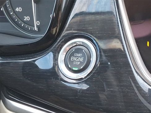 Used 2024 Cadillac XT6 Premium Luxury w/ Technology Package image 25