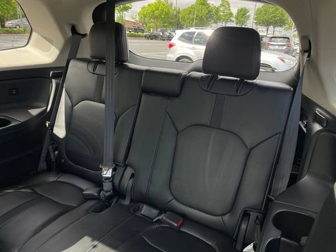 Certified 2025 Honda Pilot Touring image 40