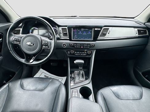 Used 2019 Kia Niro Touring FWD image 27