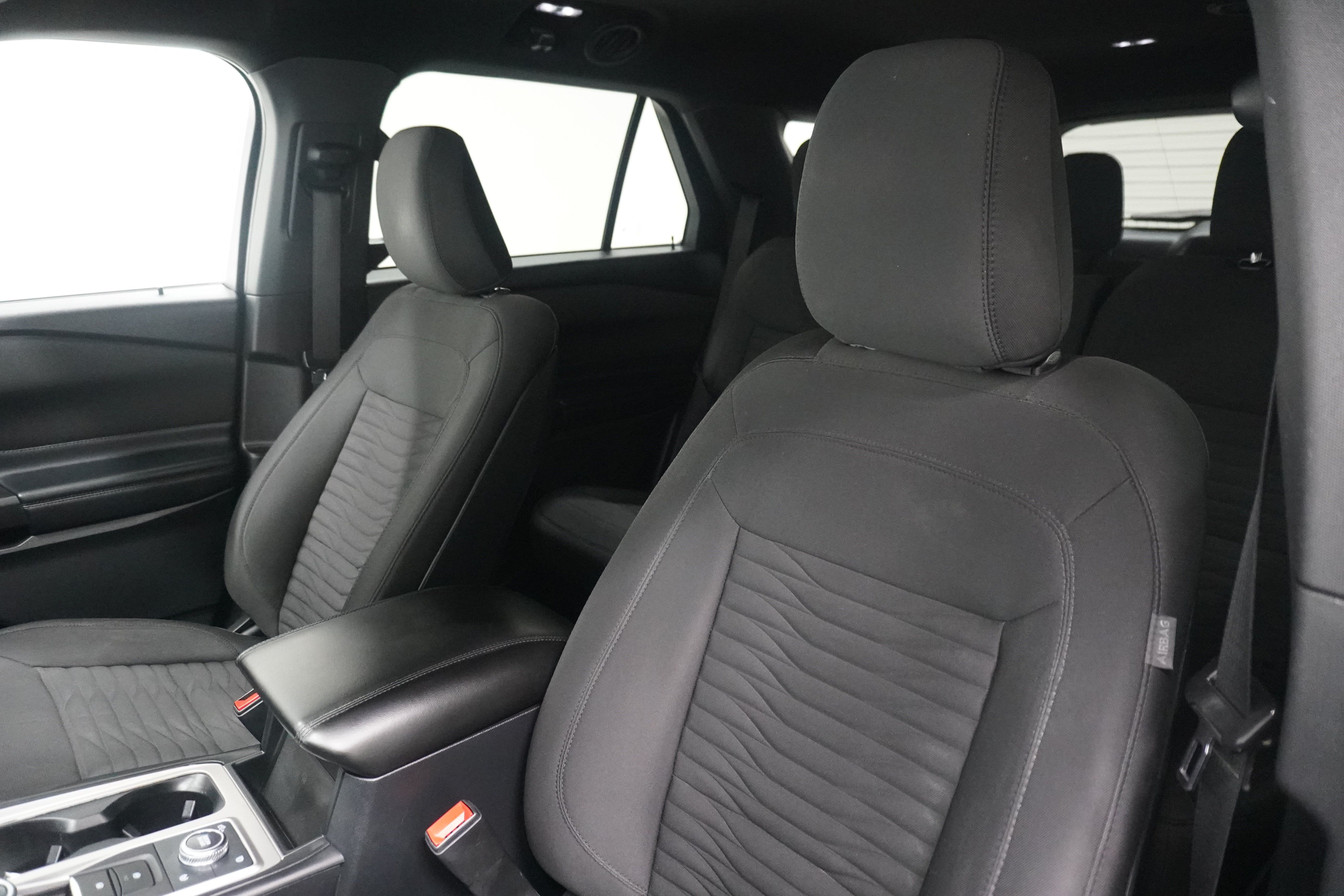 Used 2020 Ford Explorer XLT AWD/4WD image 10