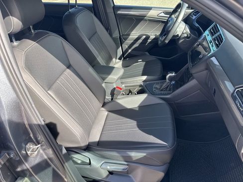 Used 2023 Volkswagen Tiguan SE R-Line image 13