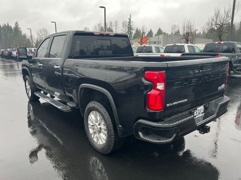 Used 2022 Chevrolet Silverado 2500 High Country w/ Safety Package II image 8