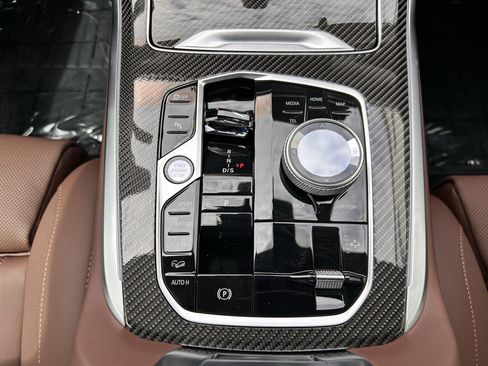 Used 2026 BMW X7 M60i image 11