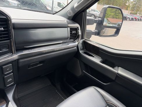 Used 2024 Ford F350 Lariat w/ Lariat Ultimate Package AWD/4WD image 18