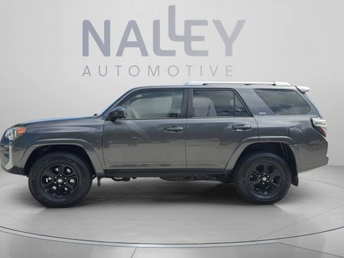 Used 2016 Toyota 4Runner SR5 AWD/4WD image 2
