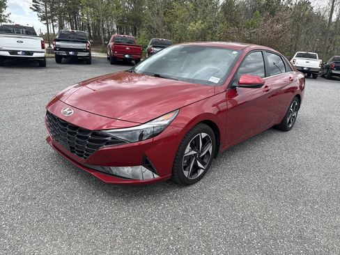 Used 2023 Hyundai Elantra Limited image 3