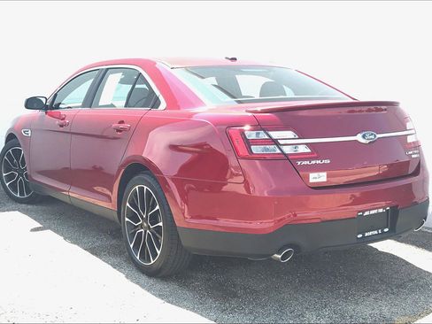 Used 2018 Ford Taurus Limited AWD/4WD image 11